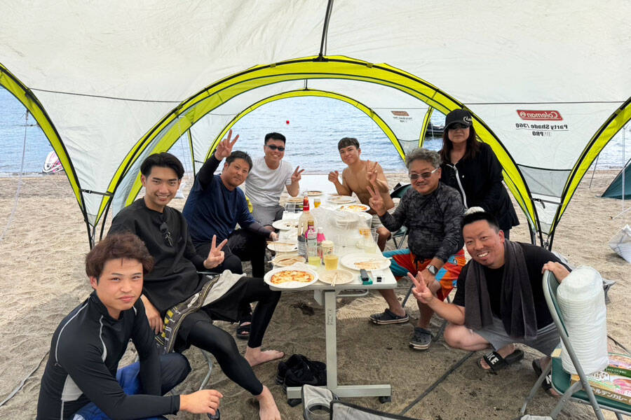 猪苗代湖でのBBQ大会の様子