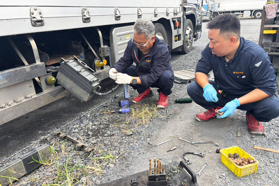 車両点検の様子