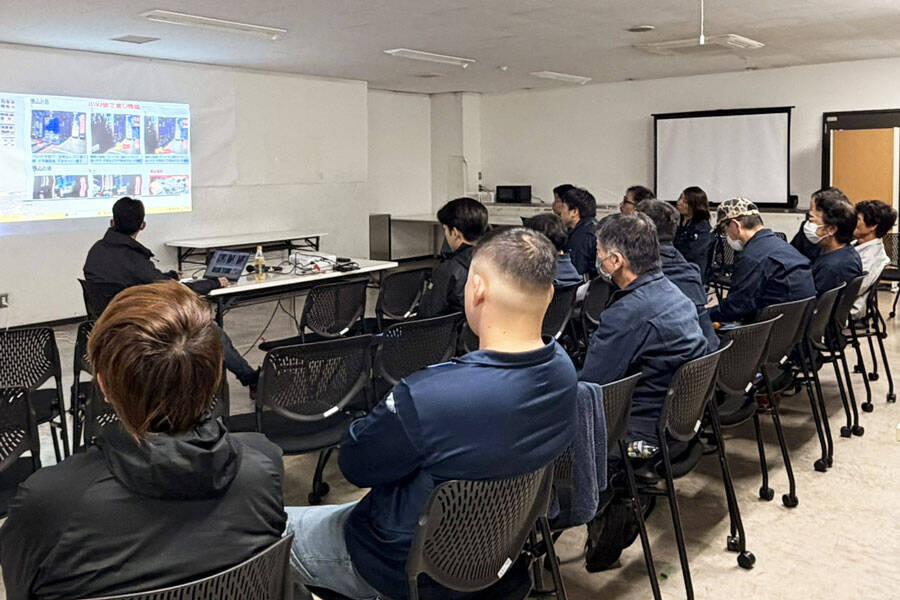 安全会議の様子